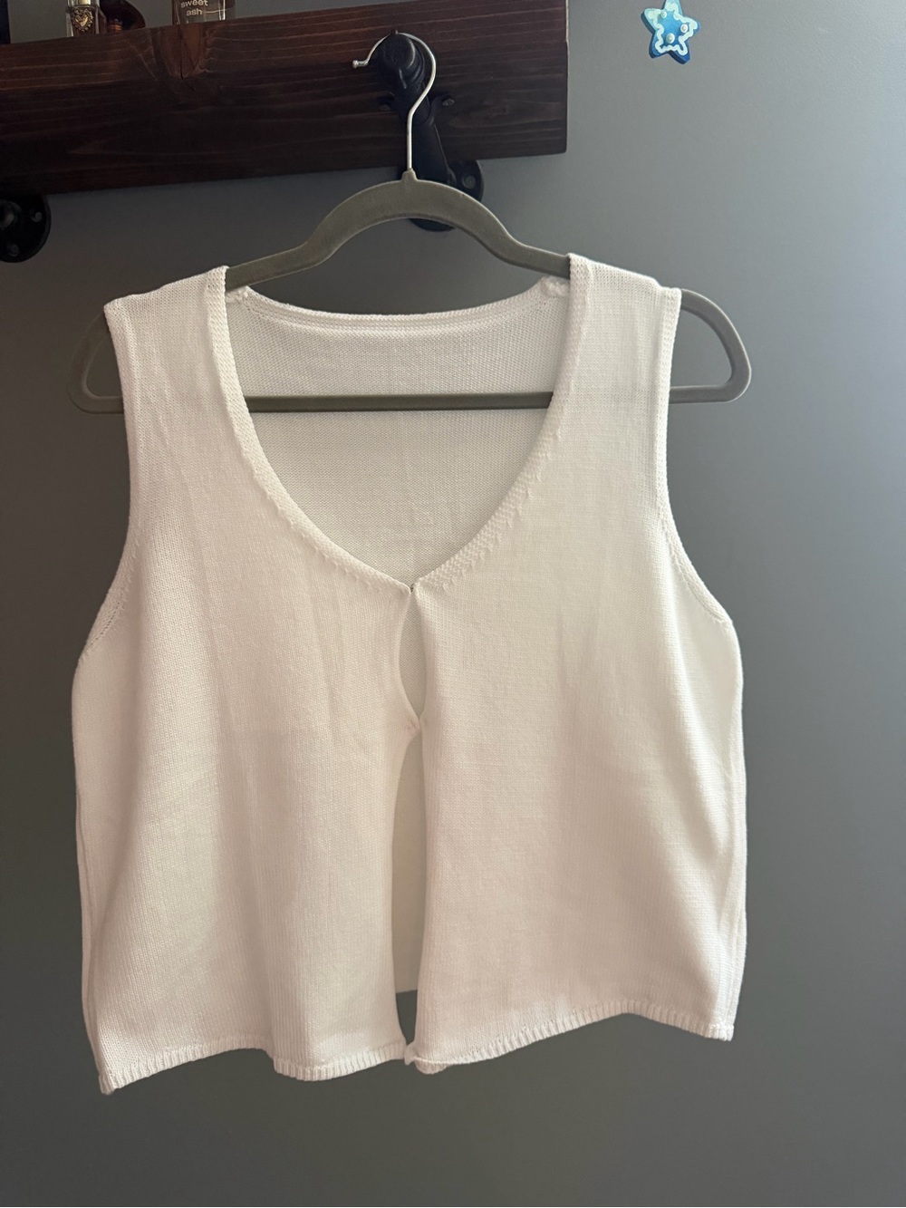Women's White Sleeveless Knit Tank Top